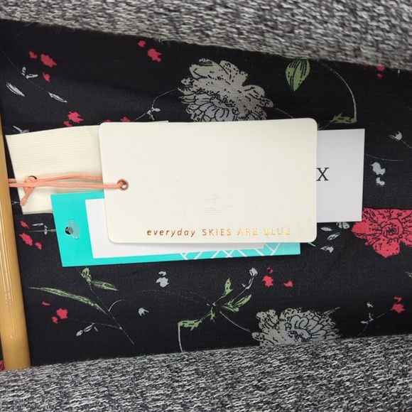 SKIES ARE BLUE Women's Alanna Textured Knit Blazer Grey Large - Picture 4 of 6